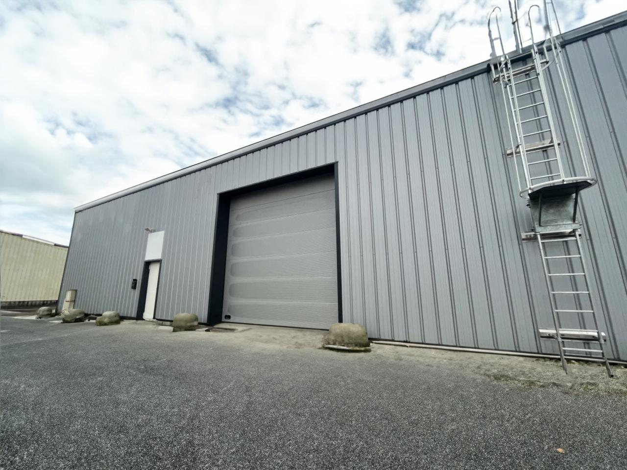 Local d'activité Saint-Jean-de-Braye 630m² Location local d'activité Saint-Jean-de-Braye Loiret OLACT2426602 1